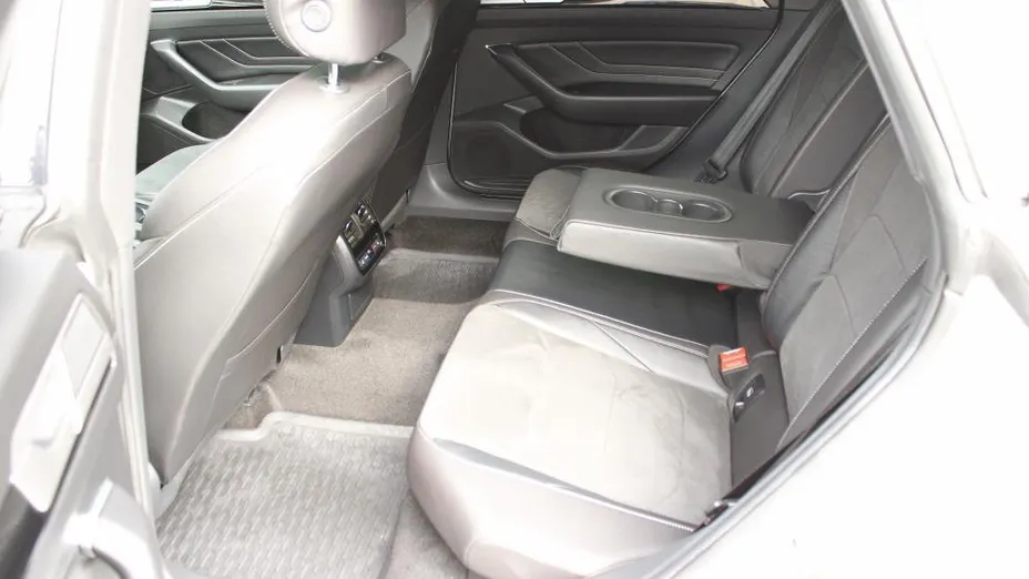 VOLKSWAGEN Arteon Arteon 2.0 TDI 4Motion R-Line DSG