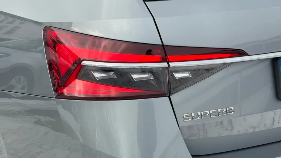 SKODA Superb Superb 2.0 TDI SCR Ambition