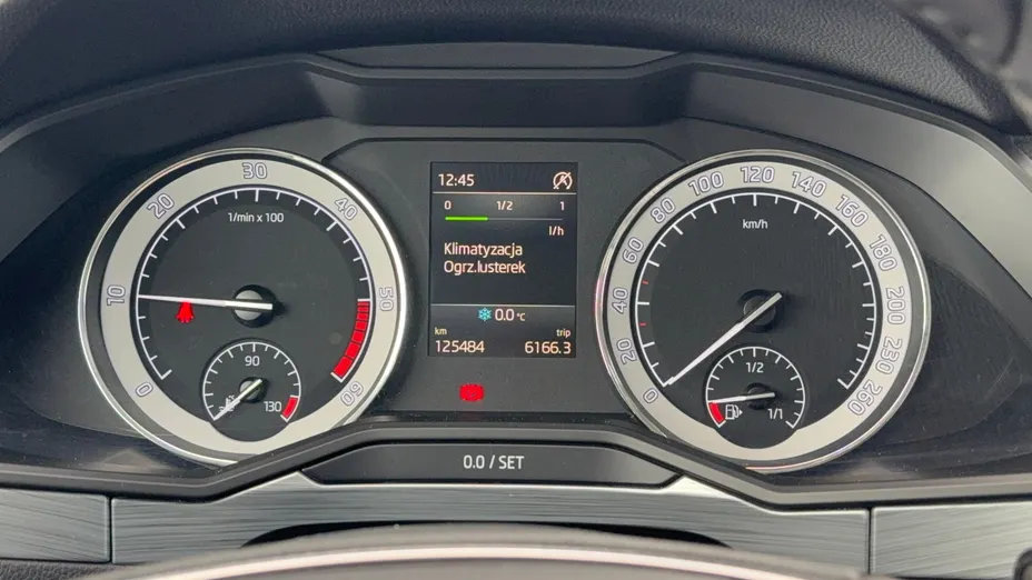 SKODA Superb Superb 2.0 TDI SCR Ambition