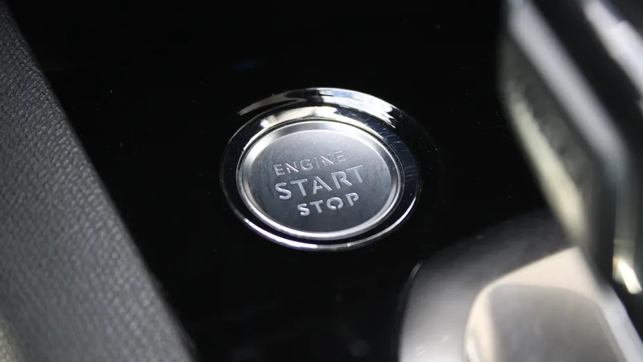 PEUGEOT 3008 3008 1.6 PureTech GPF GT Line S&S EAT8