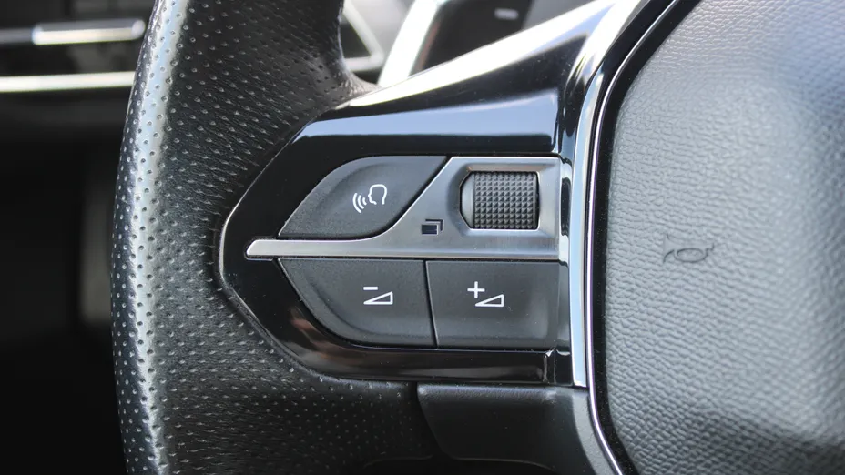 PEUGEOT 3008 3008 1.6 PureTech GPF GT Line S&S EAT8