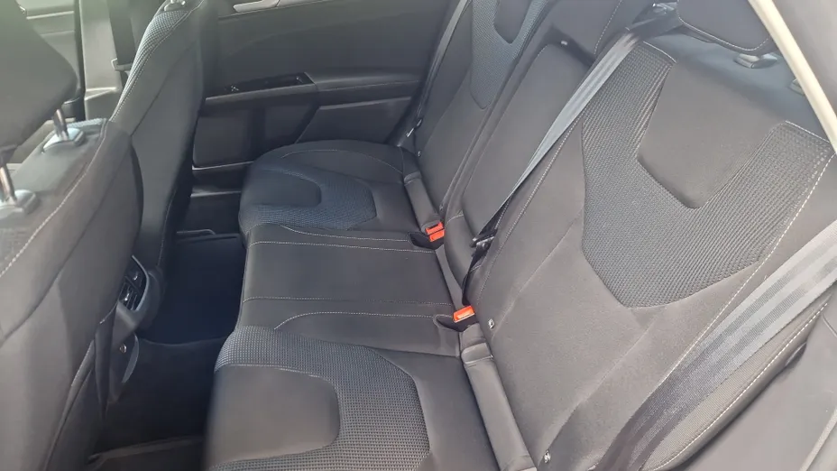 FORD Mondeo Mondeo 2.0 Hybrid Titanium