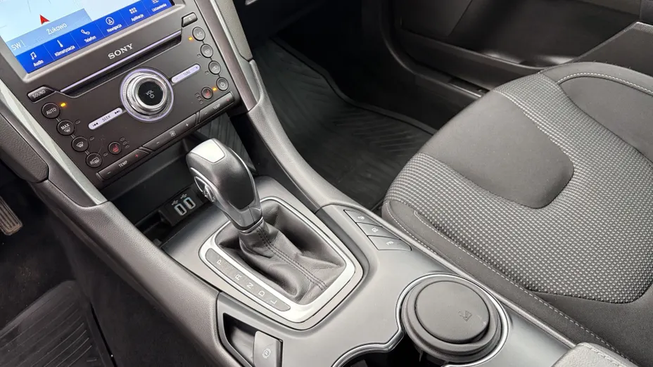 FORD Mondeo Mondeo 2.0 Hybrid Titanium