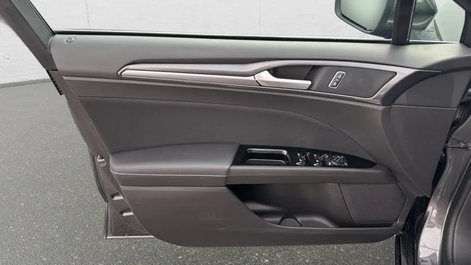 FORD Mondeo Mondeo 2.0 Hybrid Titanium