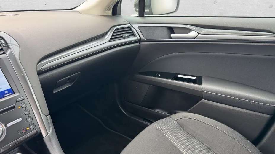 FORD Mondeo Mondeo 2.0 Hybrid Titanium
