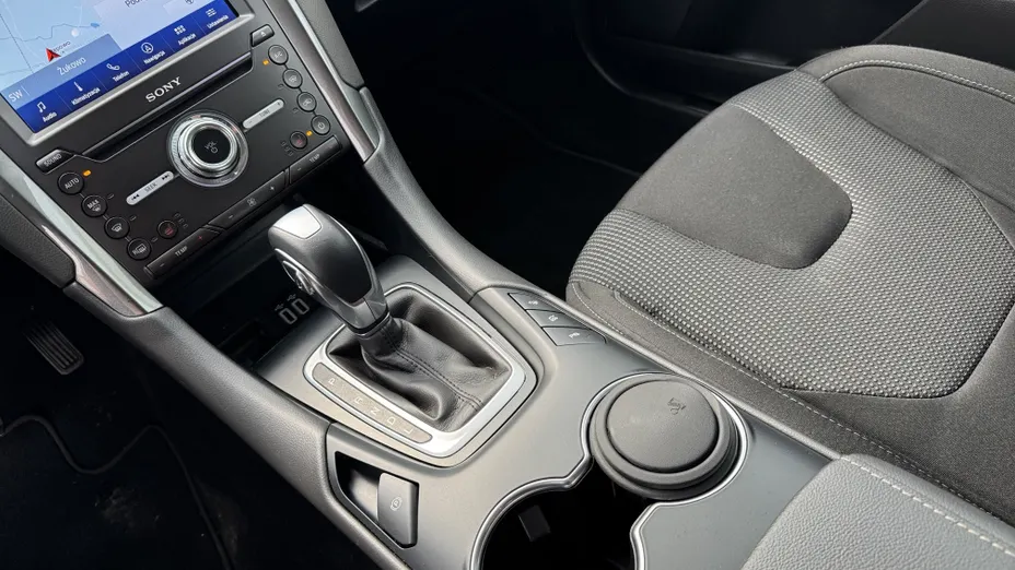 FORD Mondeo Mondeo 2.0 Hybrid Titanium