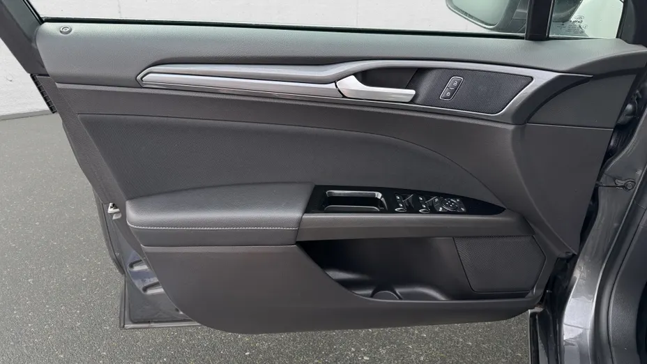 FORD Mondeo Mondeo 2.0 Hybrid Titanium