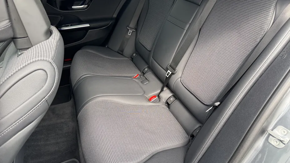 MERCEDES-BENZ C Klasa C 220 d mHEV 4-Matic Avantgarde