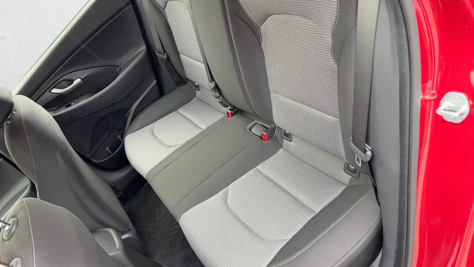 HYUNDAI i30 i30 1.5 DPI Classic +