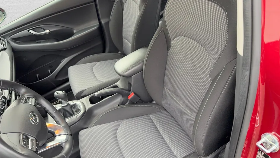 HYUNDAI i30 i30 1.5 DPI Classic +