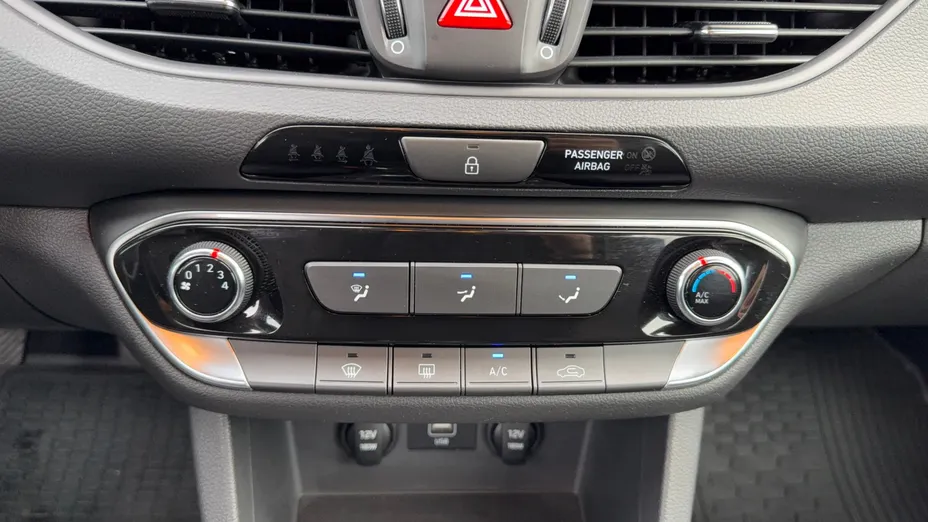 HYUNDAI i30 i30 1.5 DPI Classic +