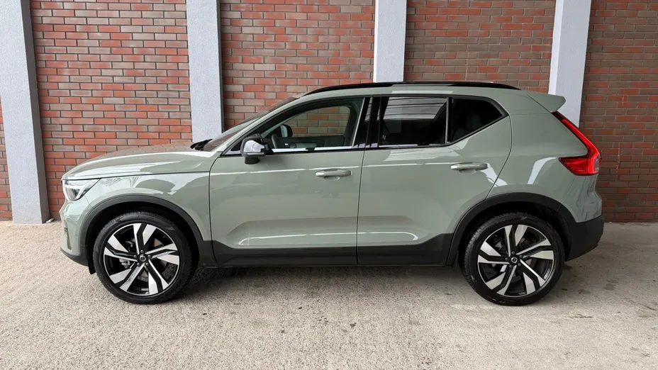 VOLVO XC40 XC40 B4 AWD Plus Dark aut