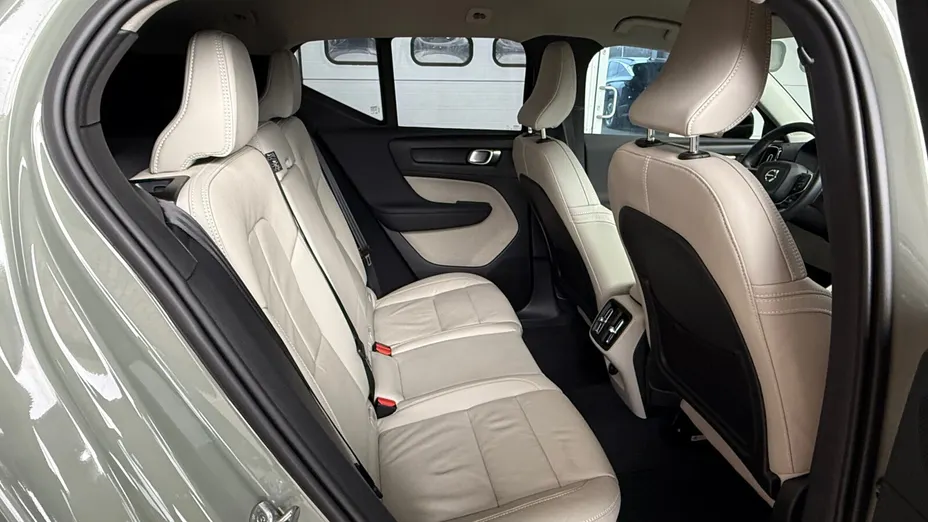 VOLVO XC40 XC40 B4 AWD Plus Dark aut