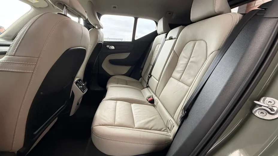 VOLVO XC40 XC40 B4 AWD Plus Dark aut