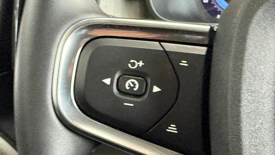 VOLVO XC40 XC40 B4 AWD Plus Dark aut