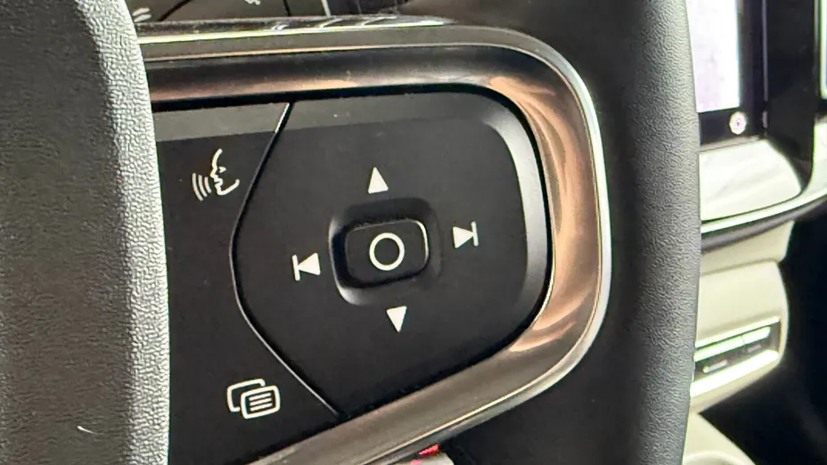 VOLVO XC40 XC40 B4 AWD Plus Dark aut