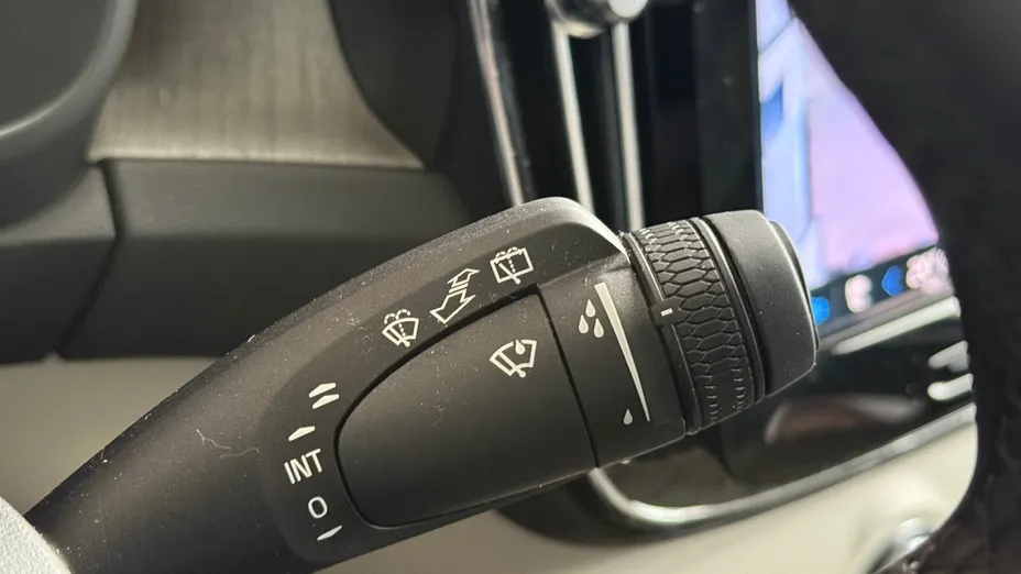 VOLVO XC40 XC40 B4 AWD Plus Dark aut