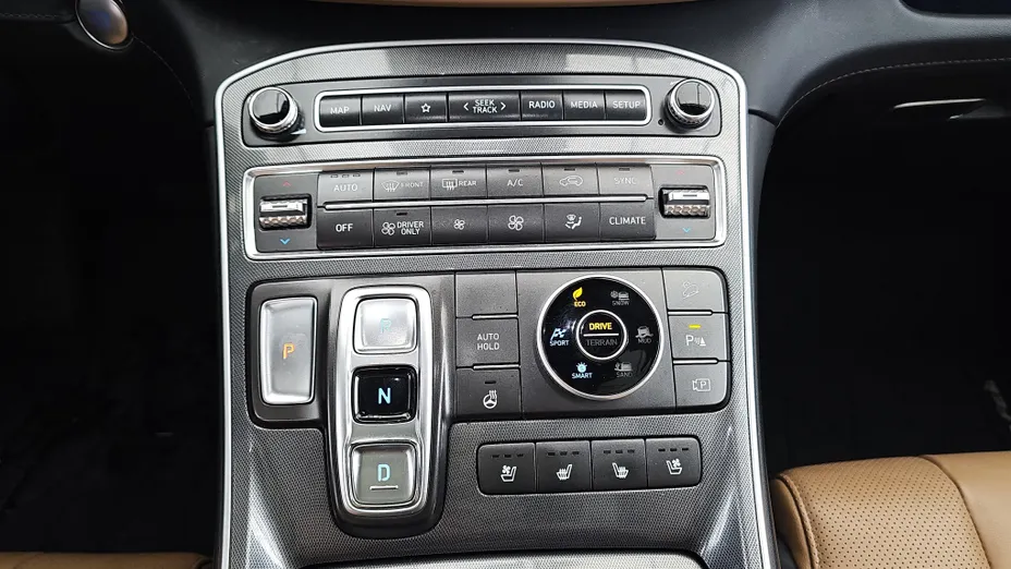 HYUNDAI Santa Fe Santa Fe 1.6 T-GDI HEV Platinum 4WD aut