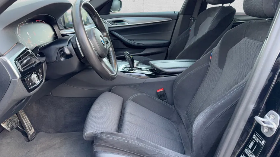 BMW Seria 5 520d xDrive M Sport sport-aut