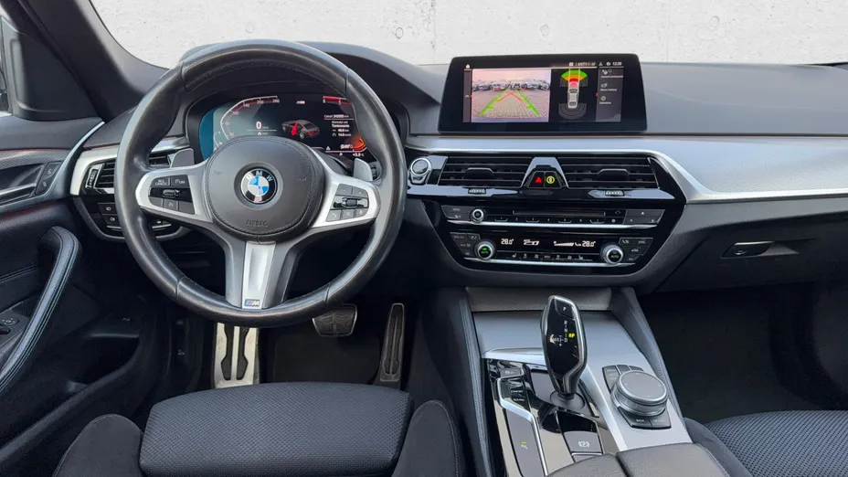 BMW Seria 5 520d xDrive M Sport sport-aut
