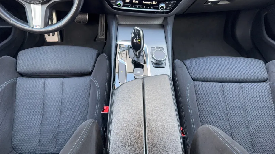 BMW Seria 5 520d xDrive M Sport sport-aut