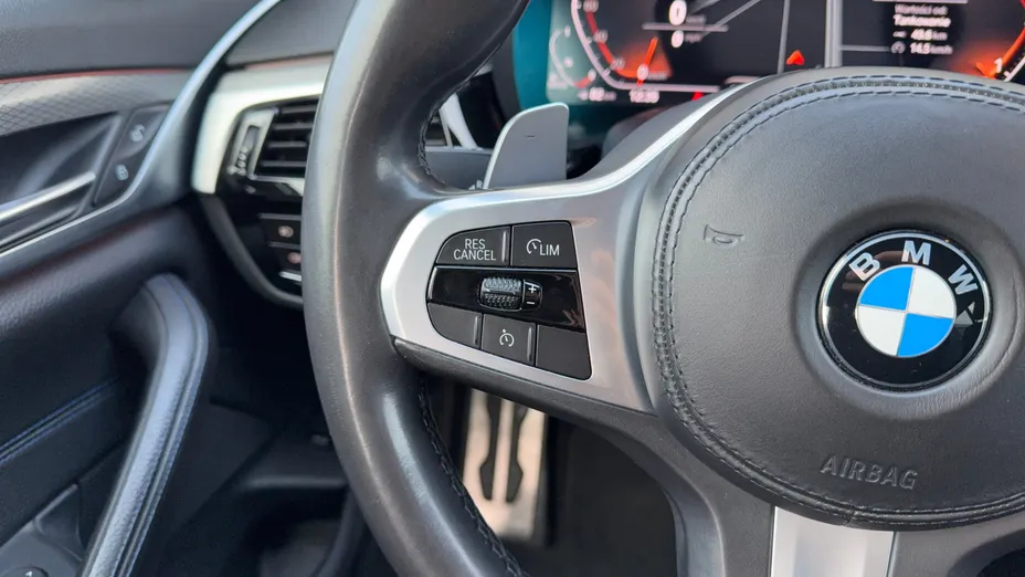 BMW Seria 5 520d xDrive M Sport sport-aut