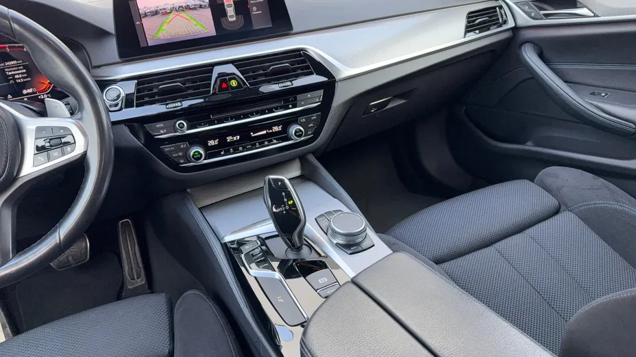 BMW Seria 5 520d xDrive M Sport sport-aut