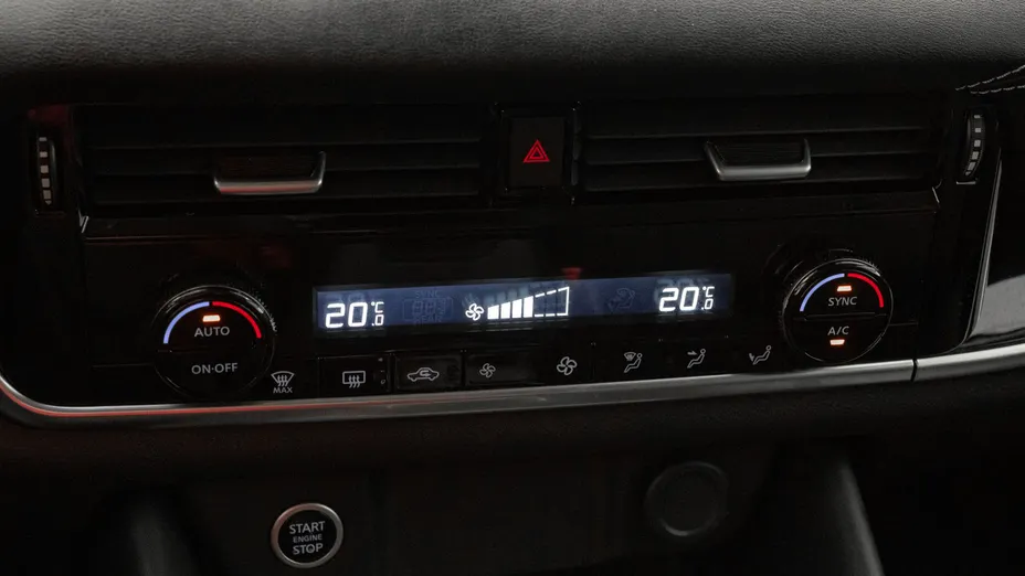 NISSAN Qashqai Qashqai 1.3 DIG-T mHEV N-Connecta Xtronic