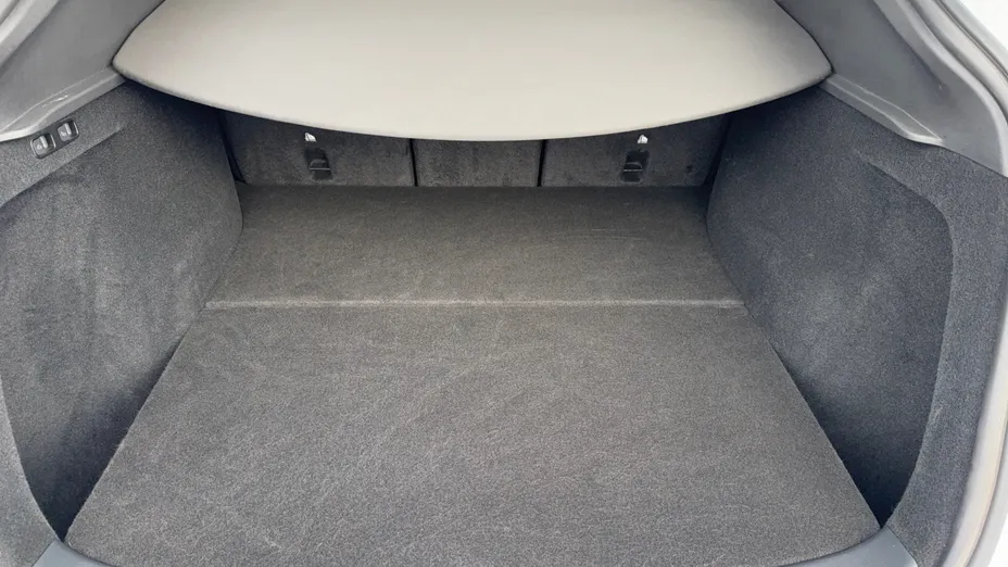 TESLA Model Y Y Long Range RWD