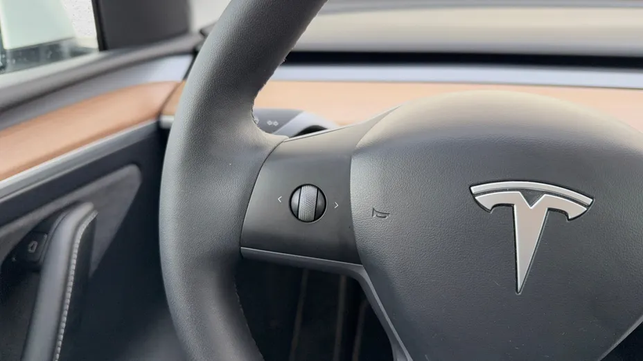 TESLA Model Y Y Long Range RWD