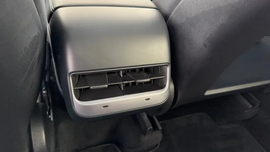 TESLA Model Y Y Long Range RWD