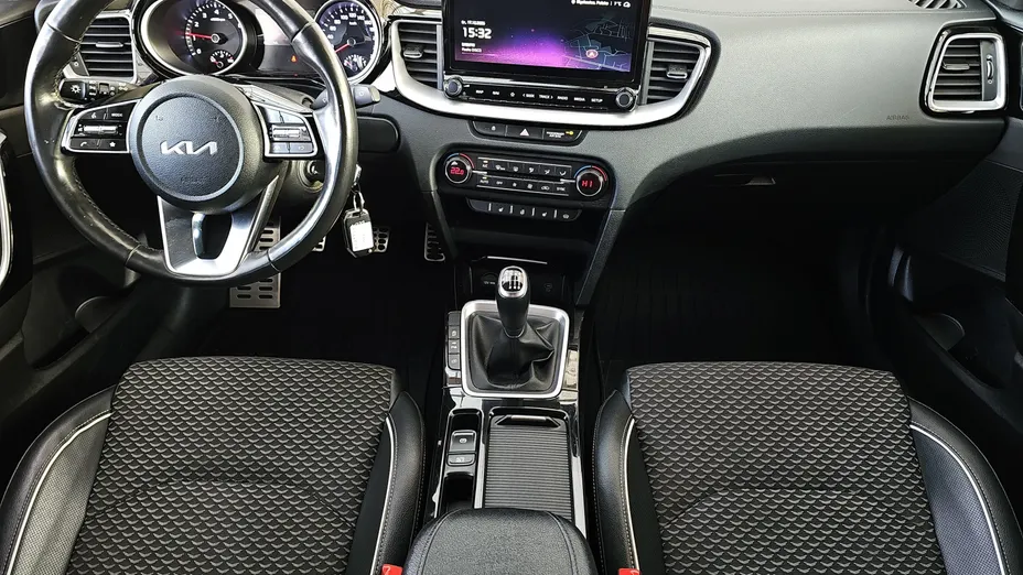 KIA Cee'd Ceed 1.5 T-GDI Business Line