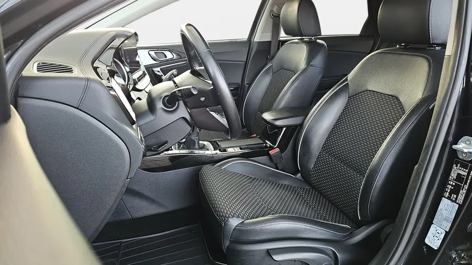 KIA Cee'd Ceed 1.5 T-GDI Business Line