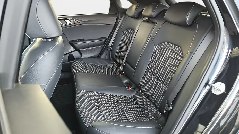 KIA Cee'd Ceed 1.5 T-GDI Business Line