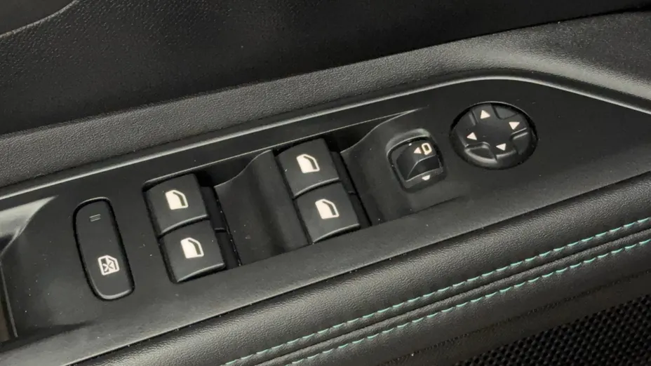 PEUGEOT 3008 3008 1.2 PureTech Allure Pack S&S EAT8