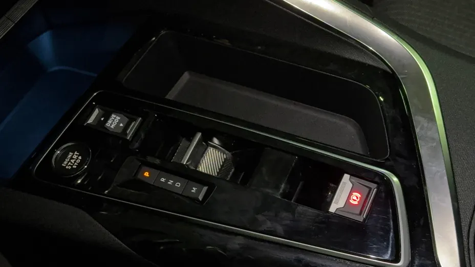 PEUGEOT 3008 3008 1.2 PureTech Allure Pack S&S EAT8