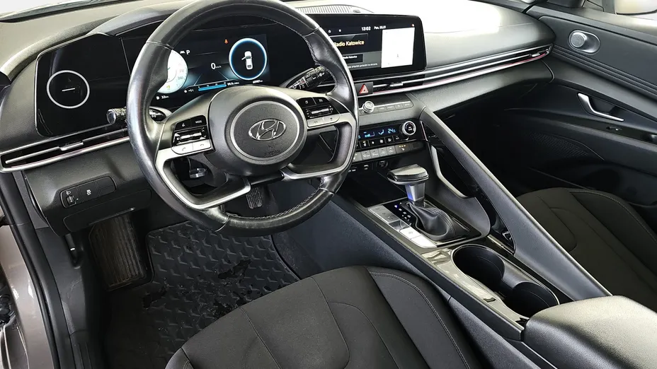 HYUNDAI Elantra Elantra 1.6 Executive CVT