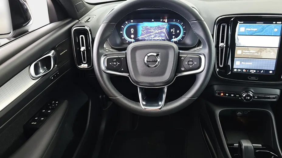 VOLVO XC40 XC40 B3 Plus Dark aut