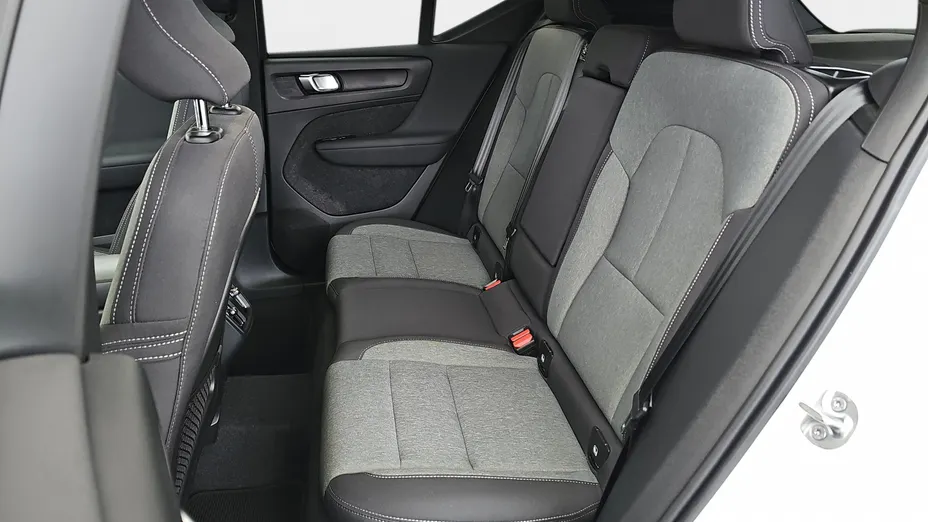 VOLVO XC40 XC40 B3 Plus Dark aut