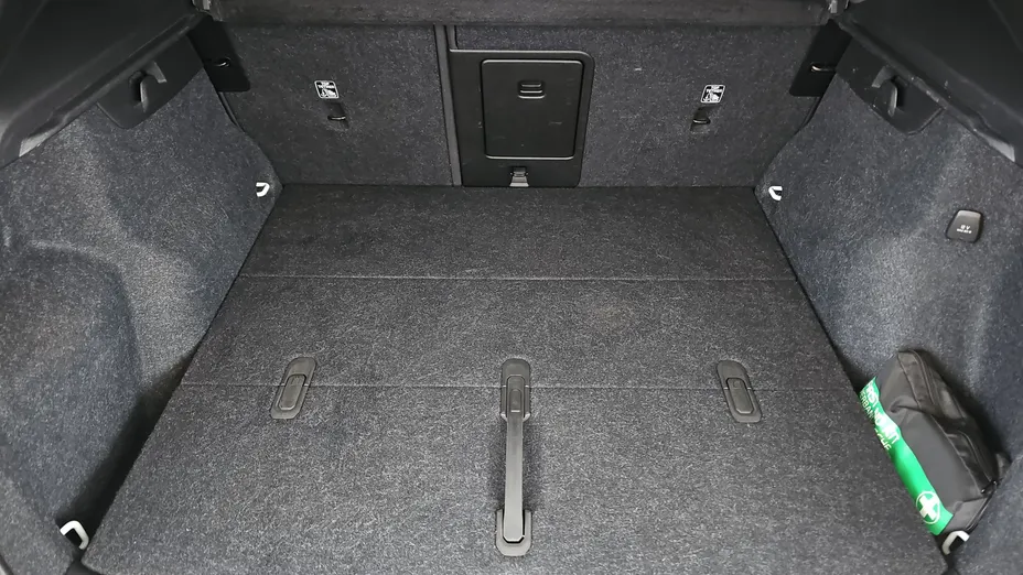 VOLVO XC40 XC40 B3 Plus Dark aut