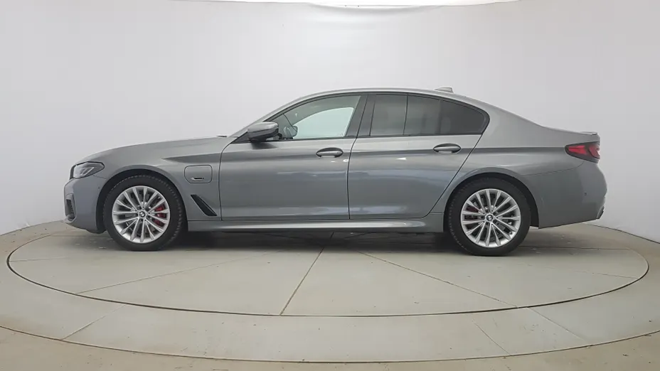 BMW Seria 5 530e xDrive M Sport sport-aut