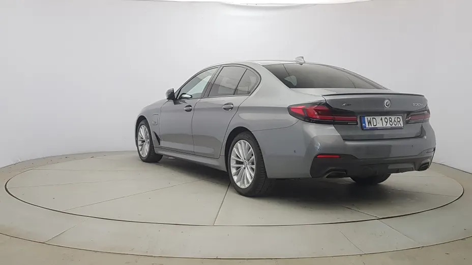 BMW Seria 5 530e xDrive M Sport sport-aut