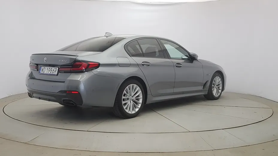 BMW Seria 5 530e xDrive M Sport sport-aut