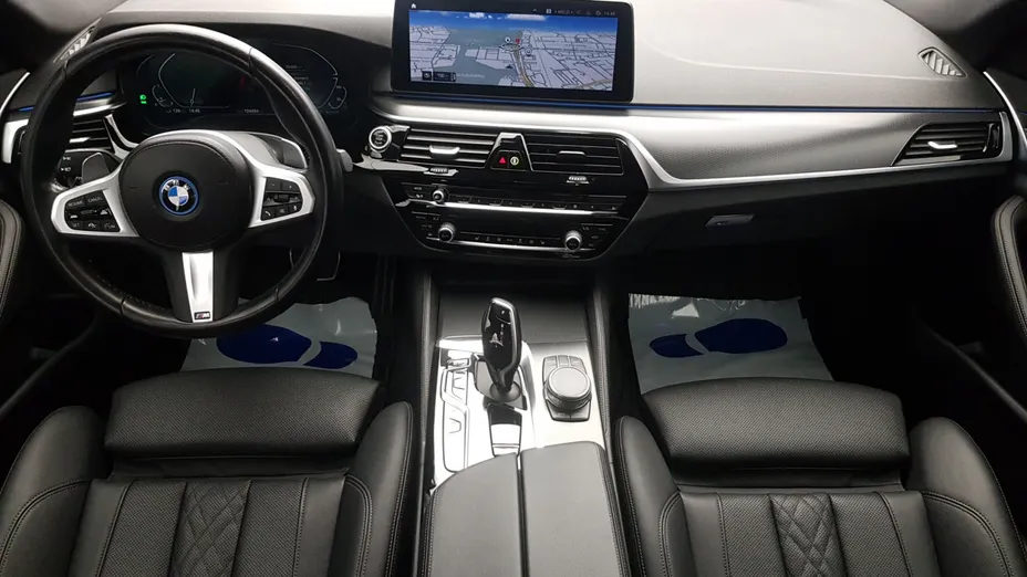 BMW Seria 5 530e xDrive M Sport sport-aut