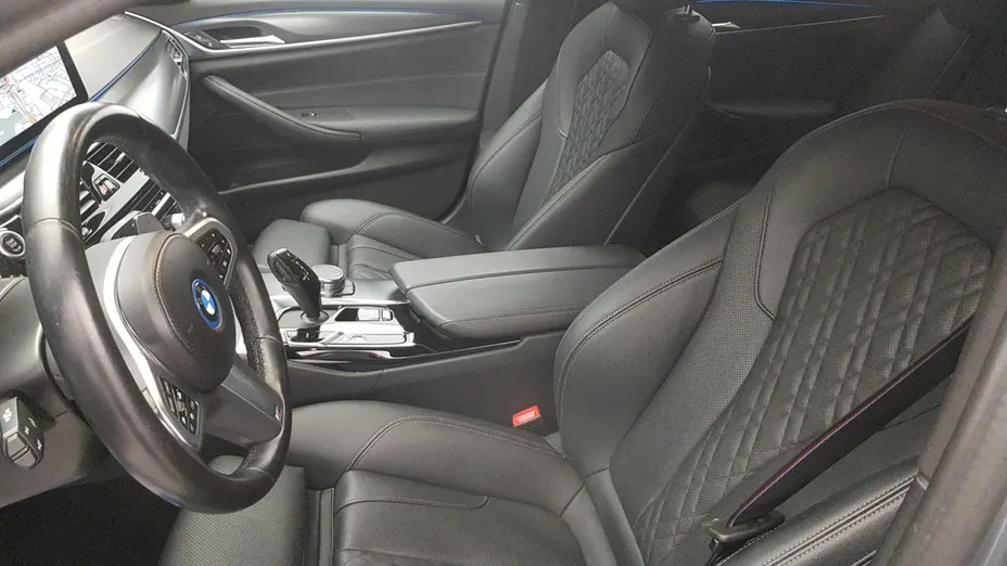 BMW Seria 5 530e xDrive M Sport sport-aut