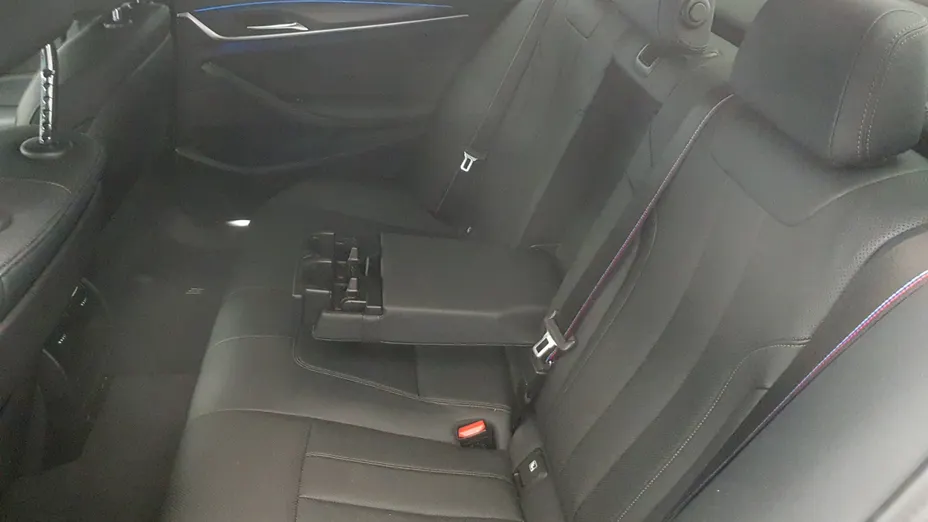 BMW Seria 5 530e xDrive M Sport sport-aut