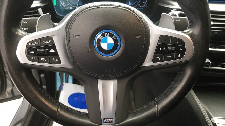 BMW Seria 5 530e xDrive M Sport sport-aut