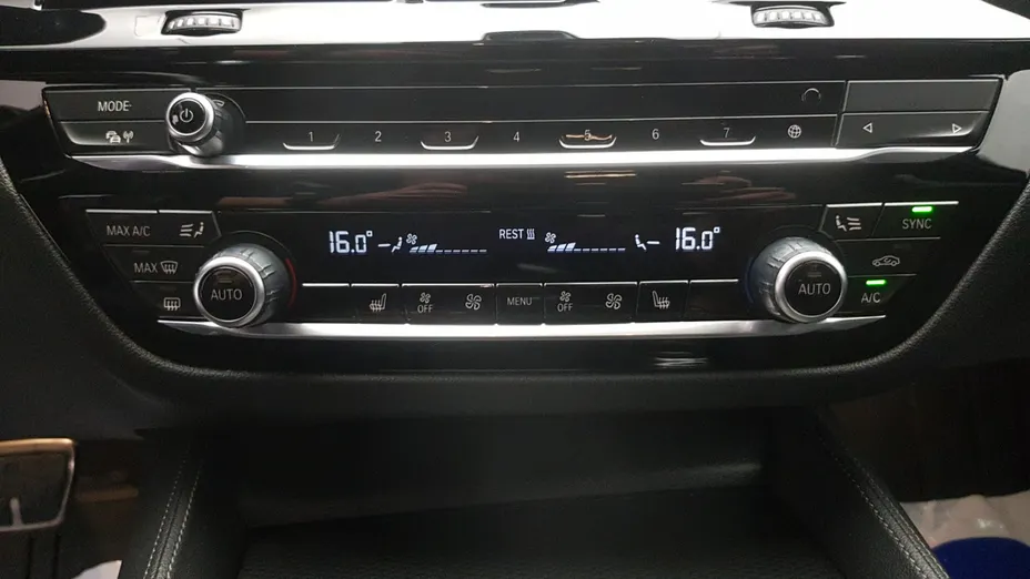 BMW Seria 5 530e xDrive M Sport sport-aut