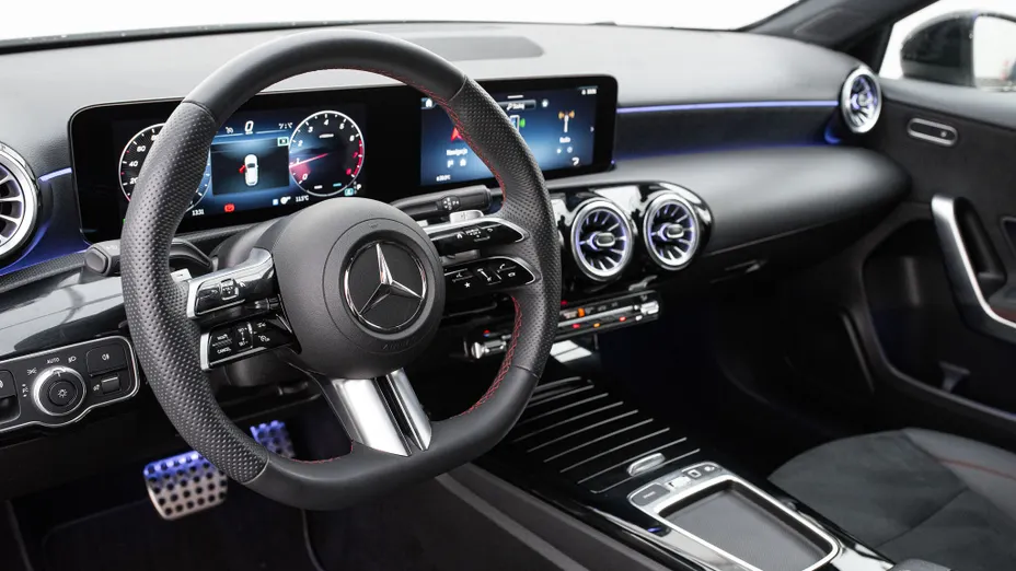 MERCEDES-BENZ A Klasa A 200 AMG Line 7G-DCT