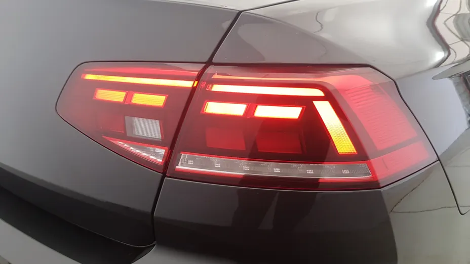 VOLKSWAGEN Passat Passat 2.0 TDI Elegance DSG